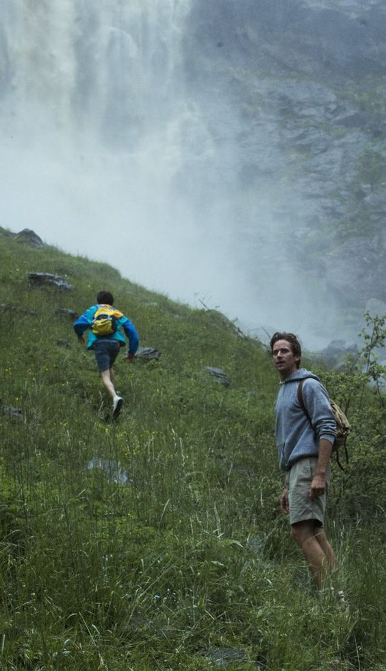 Học cách diện đồ mùa hè nam giới từ phim Call me by your name